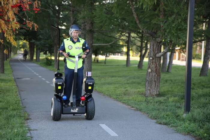 Полицейские ВКО используют Segway при патрулировании