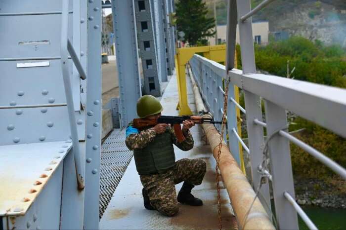 Военнообязанные изучают, как охранять Усть-Каменогорскую ГЭС