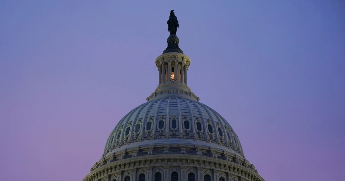 Шатдаун у США: що може статися? Під час шатдауну у США більшість урядових служб зупиняють роботу, але є винятки. Кого саме вони стосуються і як призупинення роботи уряду впливає на економіку?