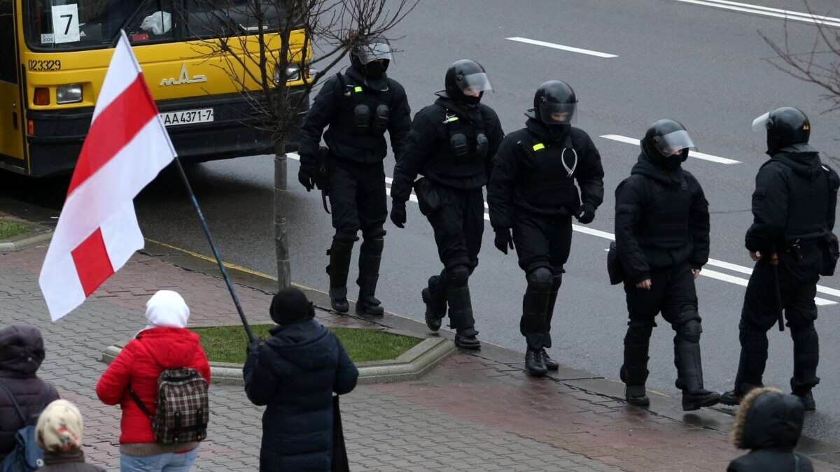 У Мінську судять молоду жінку, депортовану з РФ. Їй загрожує колонія за ймовірну участь у протестах 2020 року