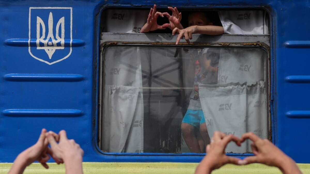 Більшість українців хочуть залишитися в Україні, навіть за умови отримання іноземного громадянства – опитування