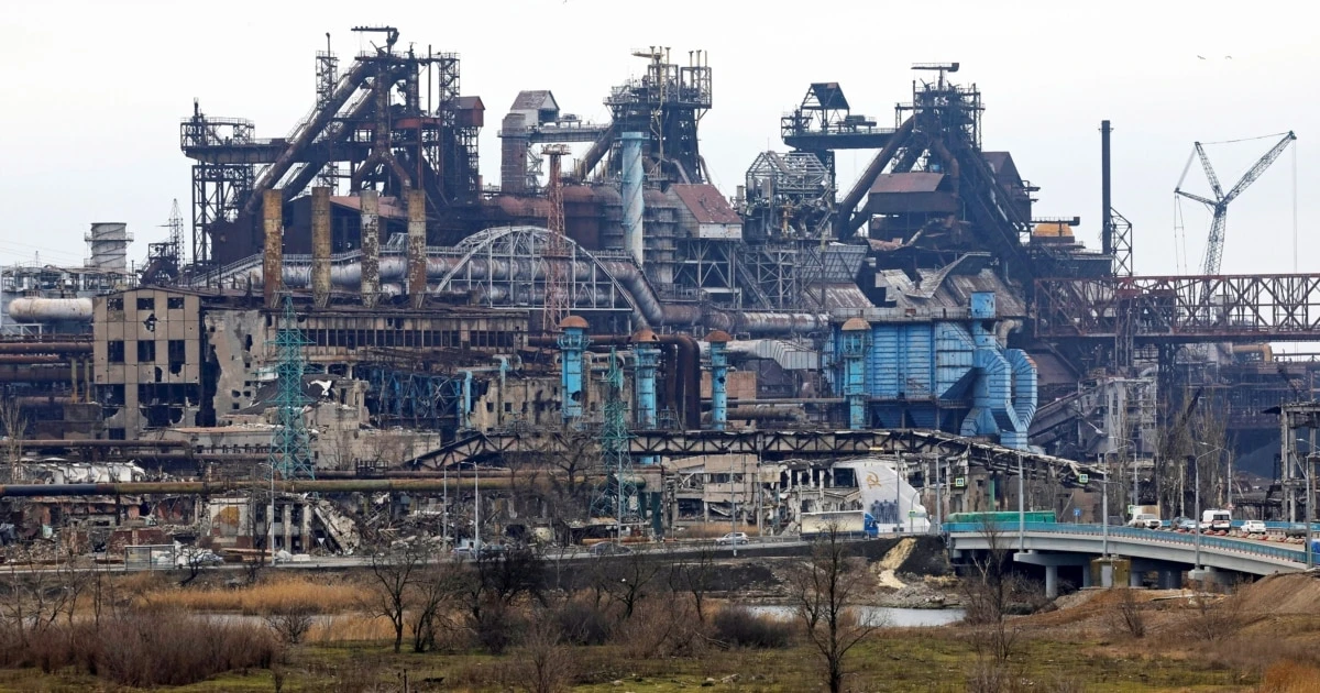 «Азовсталь» – «музей космонавтики», комбінат Ілліча – військова база: плани Росії на зруйновані заводи Маріуполя «Це руїни, які перемішані з залишками ракет, бомб, і отруєна земля. Ніякого парку там зробити не можна буде протягом багатьох років»