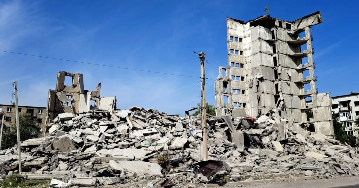 Армія РФ планує восени захопити три міста Донбасу. Які? І що відбувається у Мирнограді? 80% житла в Мирнограді пошкоджене обстрілами: як виживає місто