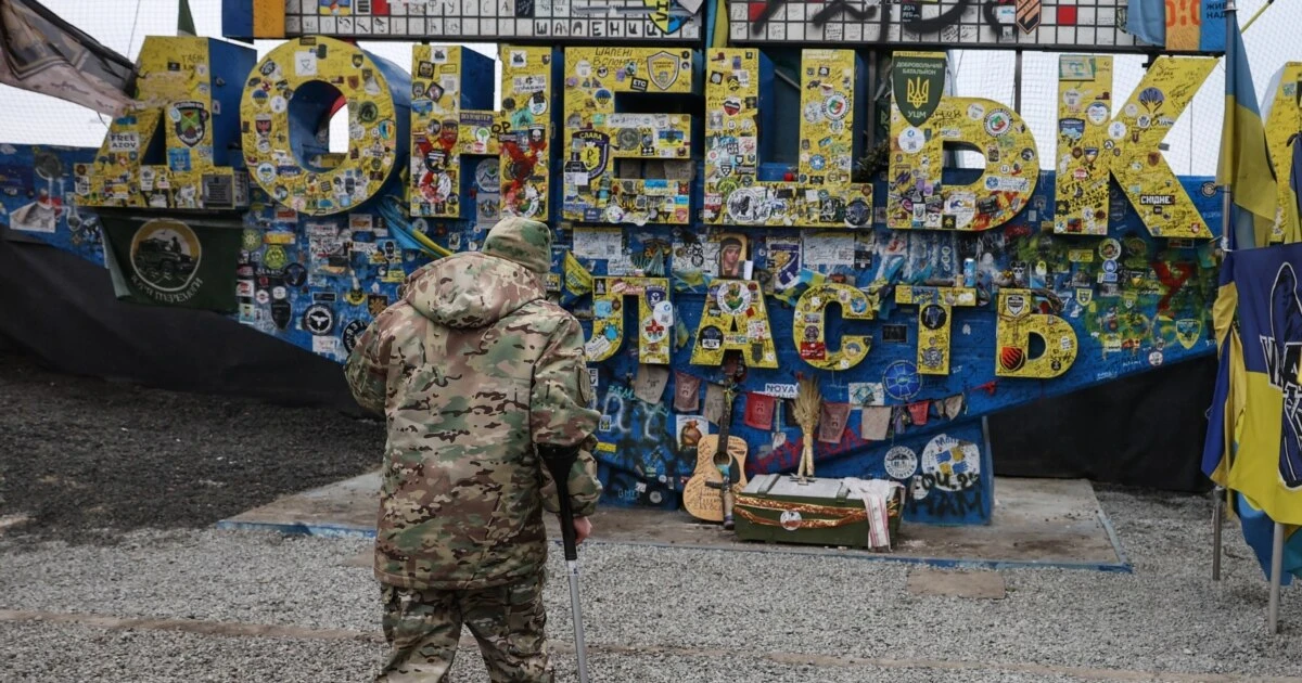 Зустріч на Алясці та «обмін територіями»: ось що про це думають українці бійці Військові, продовжуючи брати участь у бойових діях та їх підготовці, активно обговорюють можливий мир і його умови