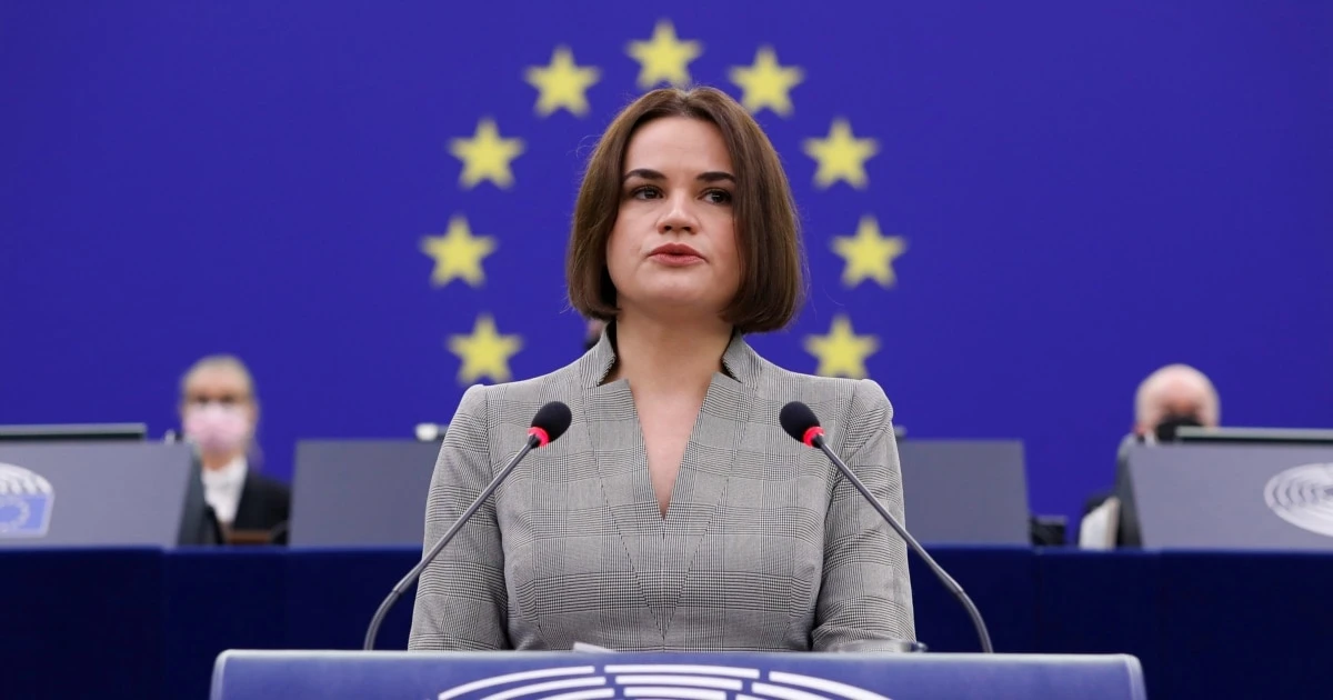 Литва виселяє Тихановську. Безпекові причини чи дипломатичний реверанс у бік Лукашенка? Уряд Литви знижує рівень охорони білоруської опозиціонерки Тихановської й очікує, що вона звільнить надане їй житло упродовж кількох тижнів