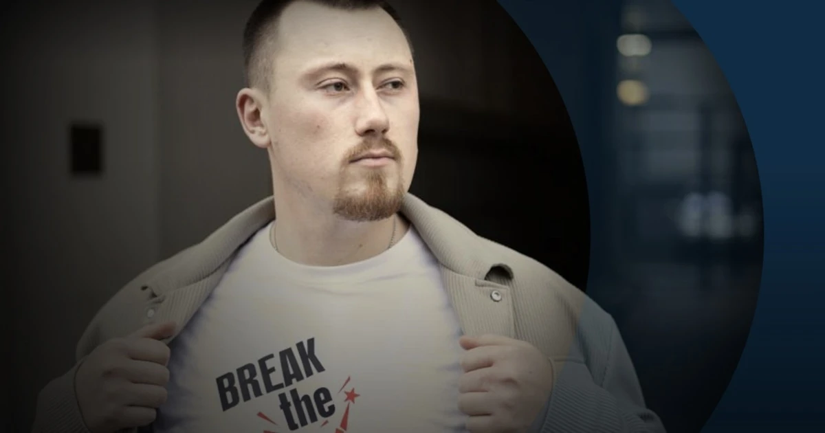«Ми їли мишей і туалетний папір». Морпіх з острова Зміїний про тортури і голод у полоні за фразу про корабель РФ «Ми зіткнулися там із безмежним насильством, як фізичним, так і моральним» – Владислав Задорін