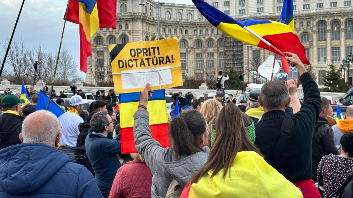 Протести в Бухаресті через остаточну заборону Келіну Джорджеску балотуватися у президенти