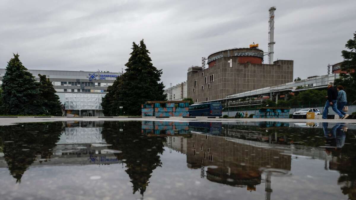 МАГАТЕ: 8 співробітників Запорізької АЕС поранені через «удари дронів» поблизу Енергодара