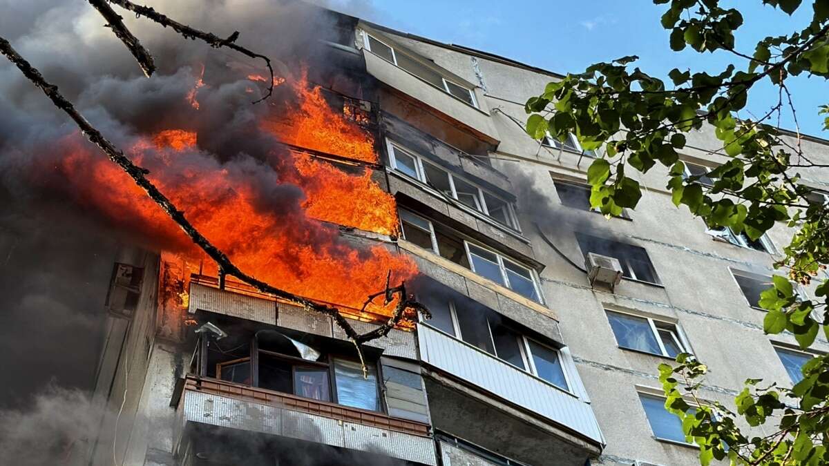 Удар по багатоповерхівці Харкова: шестеро загиблих, кількість поранених зросла до 99 – прокуратура