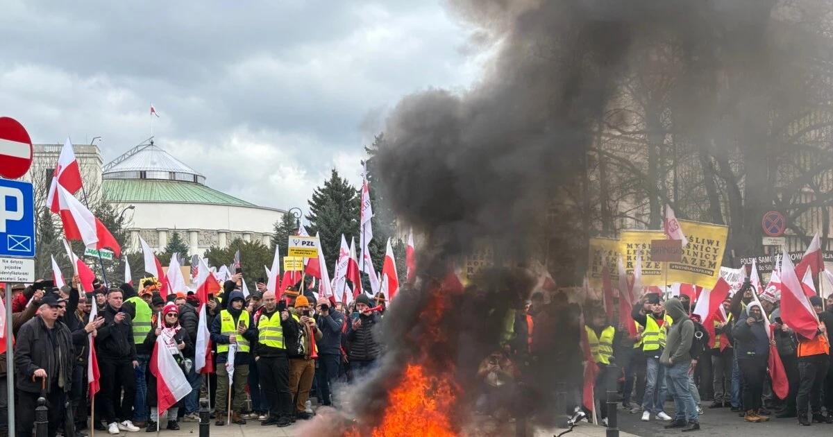 Чому торгівля між Україною та ЄС стане менш вільною Тимчасове призупинення тарифів ЄС на українські товари закінчується у червні