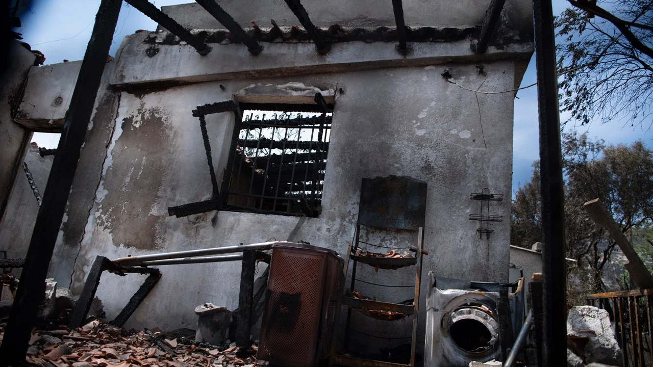 Greek wildfire devastation persists: Authorities mobilize international aid as firefighters battle blazes