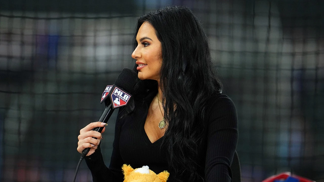 MLB broadcaster says she contemplated relocating to different country after 'botched' ceremonial first pitch