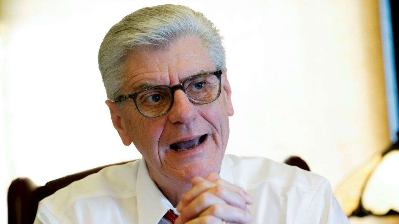 News site CEO apologizes to Mississippi ex-Gov. Bryant over welfare comments