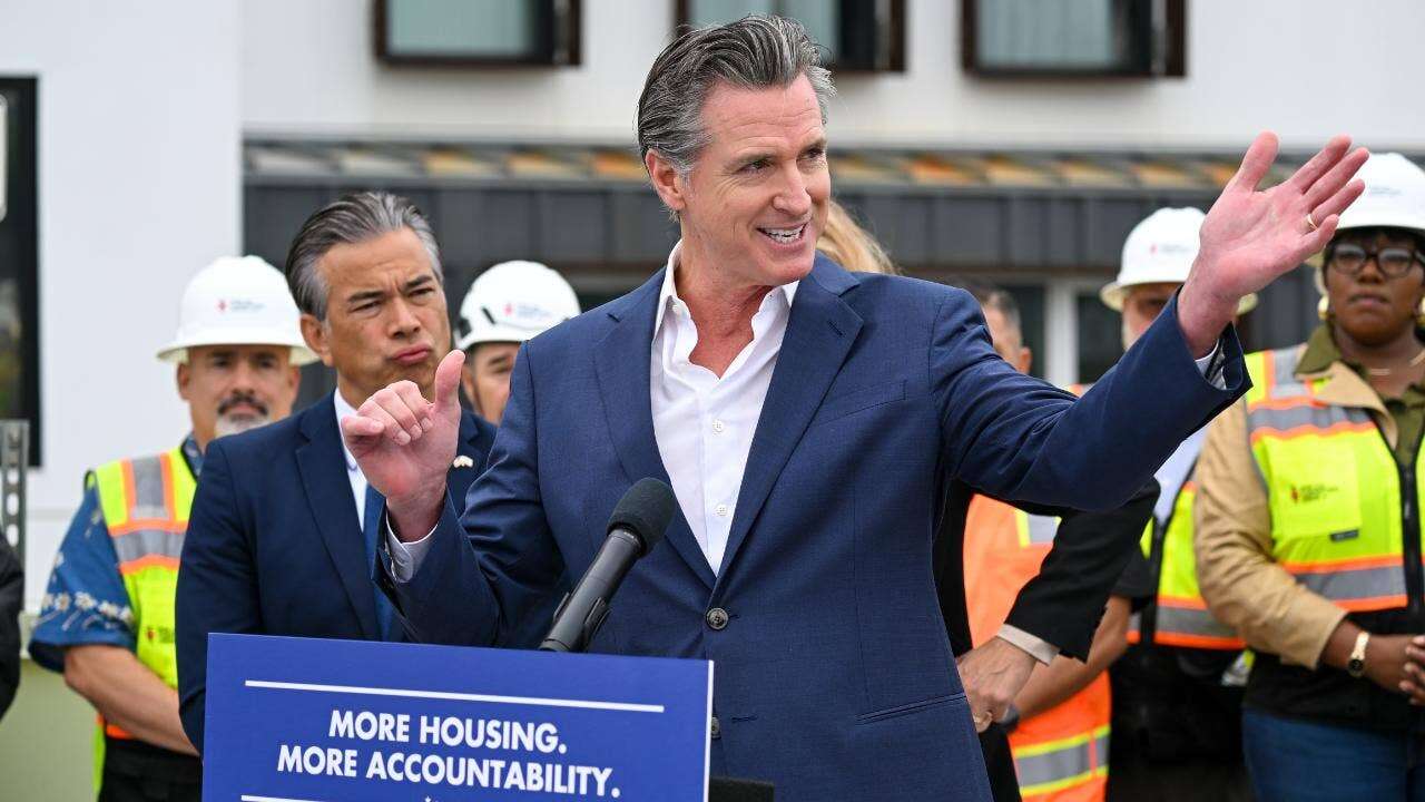 Newsom defends fire response with fact-check site linking to Dem Party fundraising platform