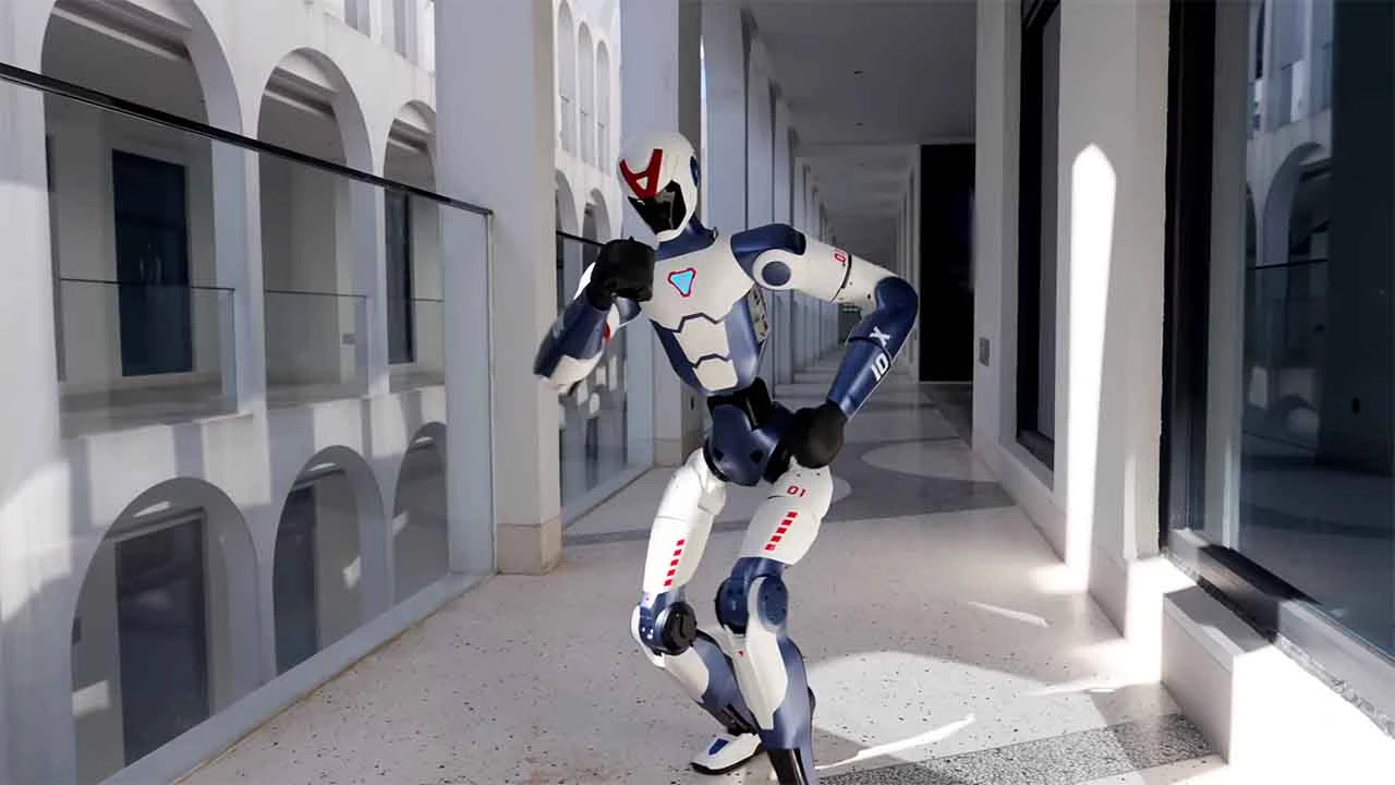 Humanoid robot turns heads at NYC sneaker store