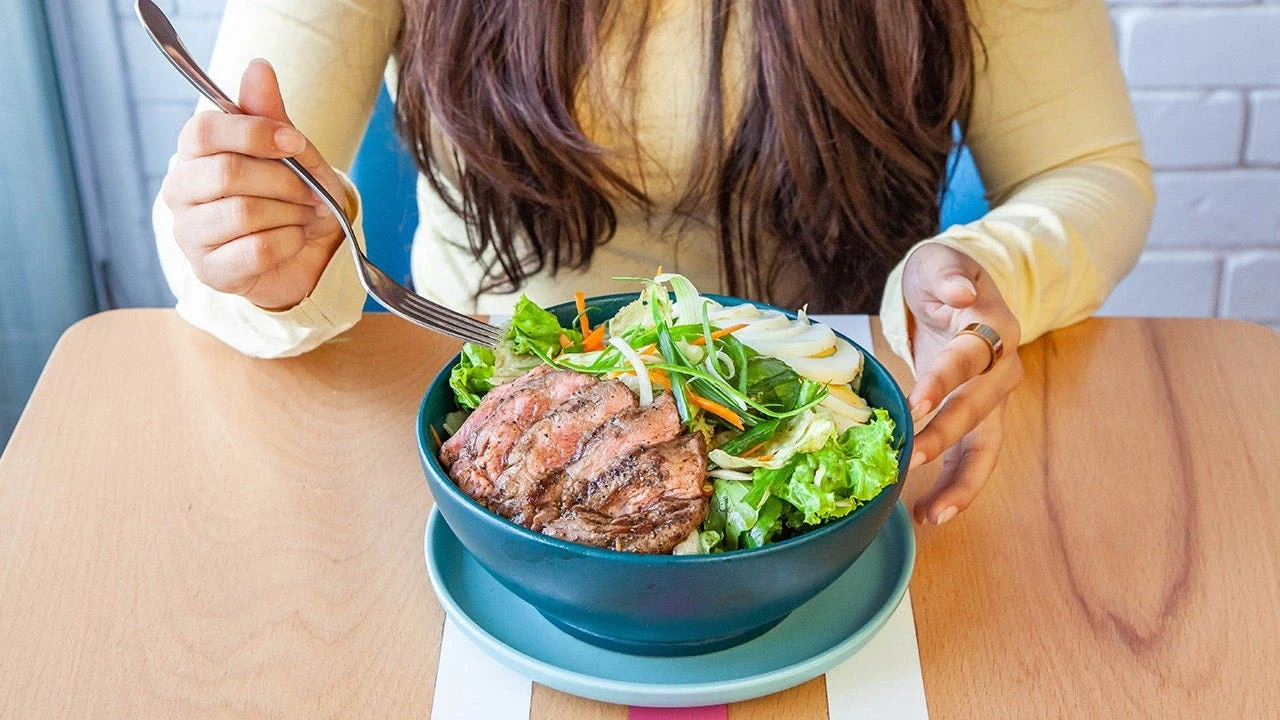 Popular weight-loss diet shows surprising impact on serious mental health condition
