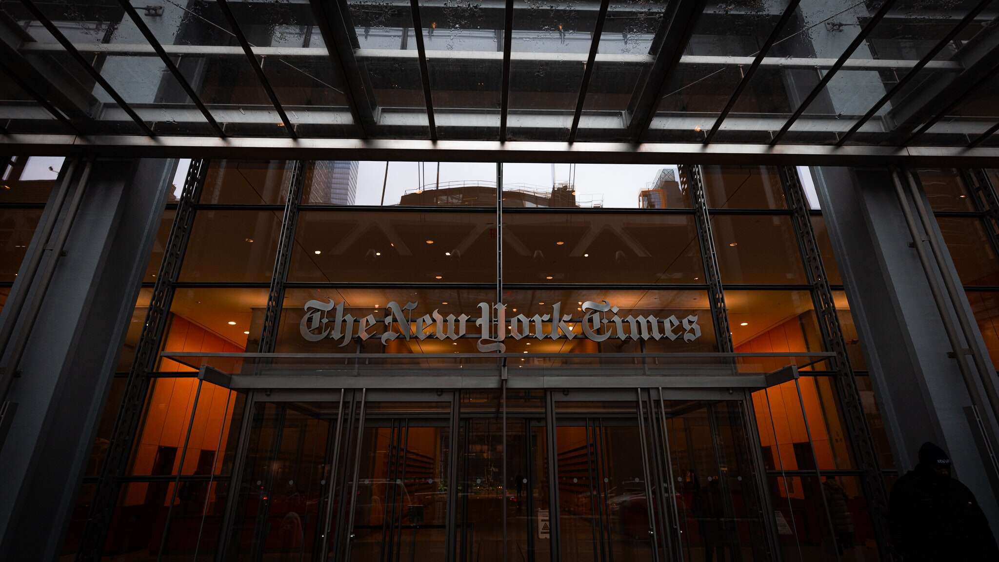 As N.Y. Times investigates leaks, liberal newsrooms have the upper hand