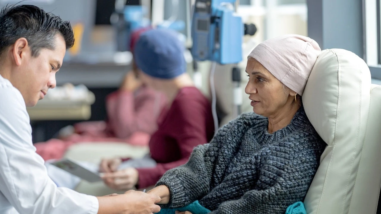 Aggressive brain cancer may respond to high-dose vitamin therapy, study suggests