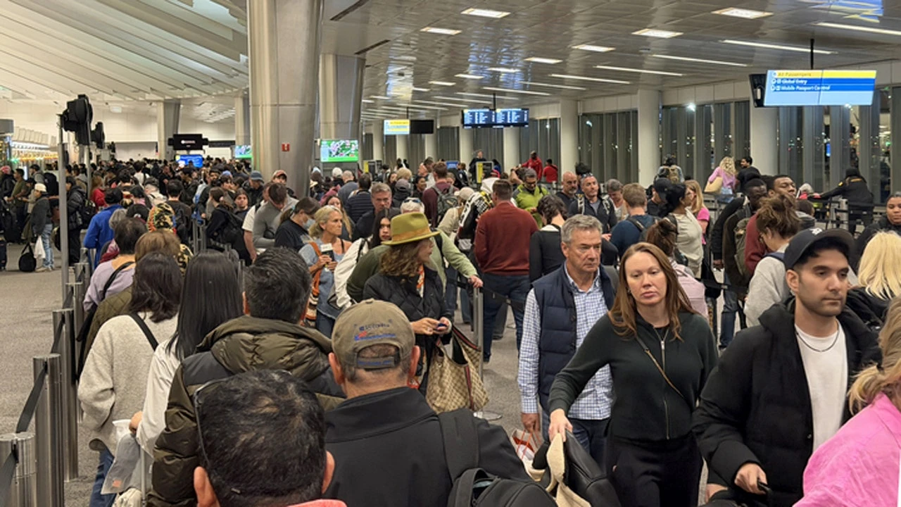 Homeland Security reactivates major Global Entry program for travelers amid shutdown