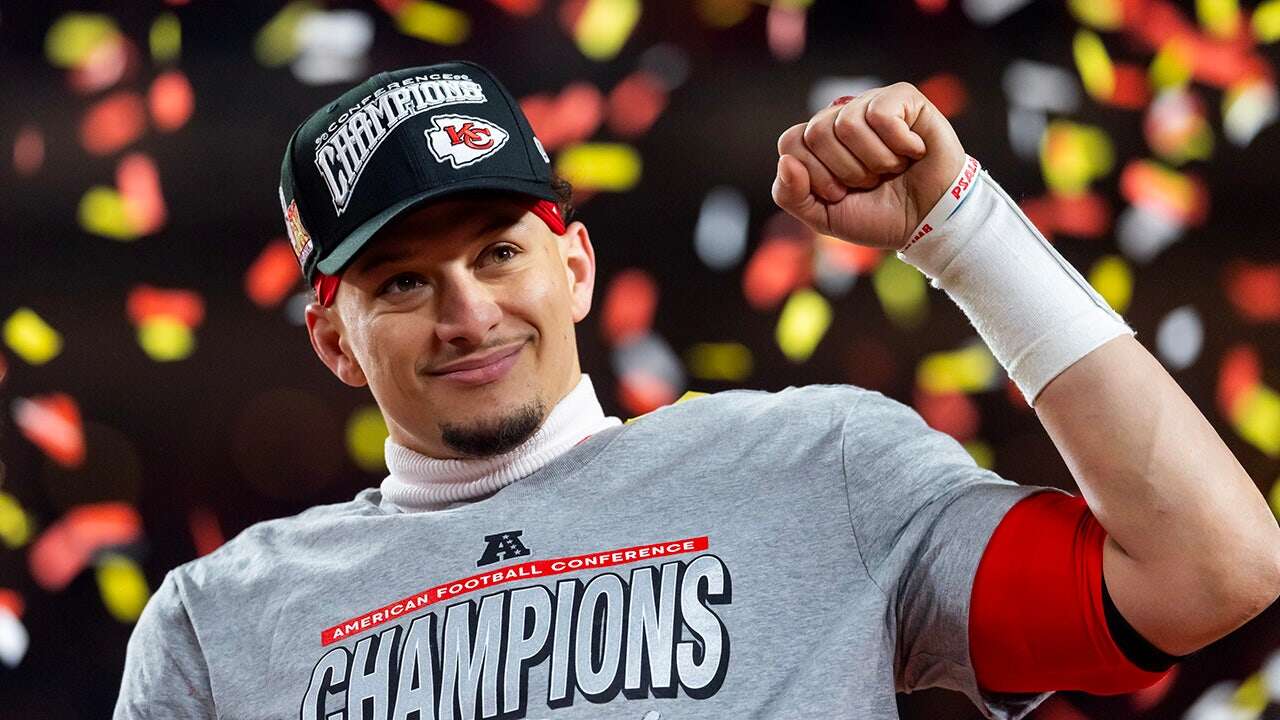 Patrick Mahomes may make 'argument' for NFL GOAT with 3rd straight Super Bowl title, legendary kicker says