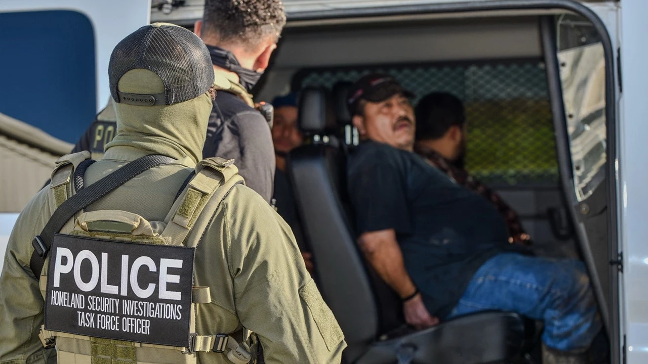Fox News Poll: Voters view legal immigration as helpful, favor deporting those who are here illegally