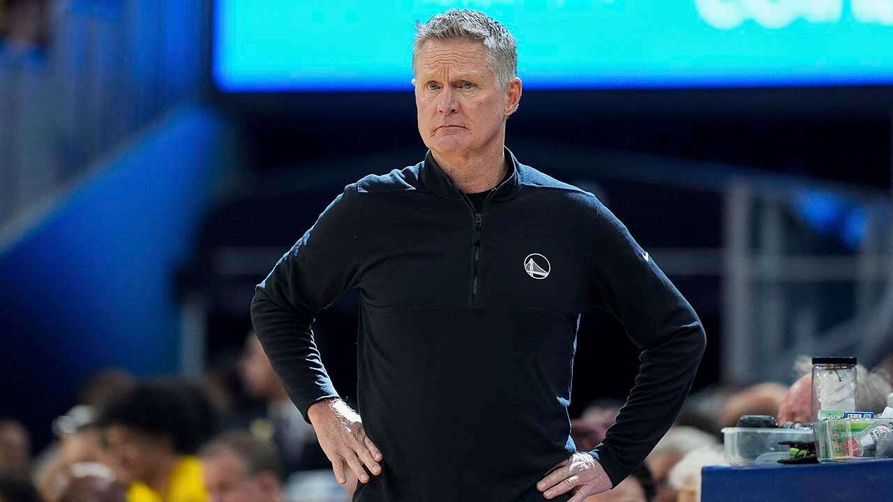 Warriors' Steve Kerr says childhood home burned down in California wildfires: 'It's surreal and devastating'