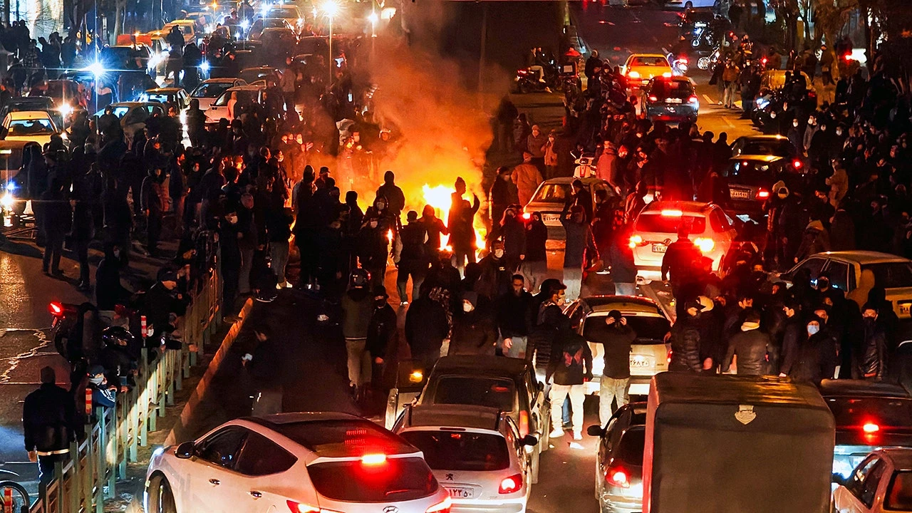 Trump admin bypasses Tehran's isolation campaign to reach Iranians directly