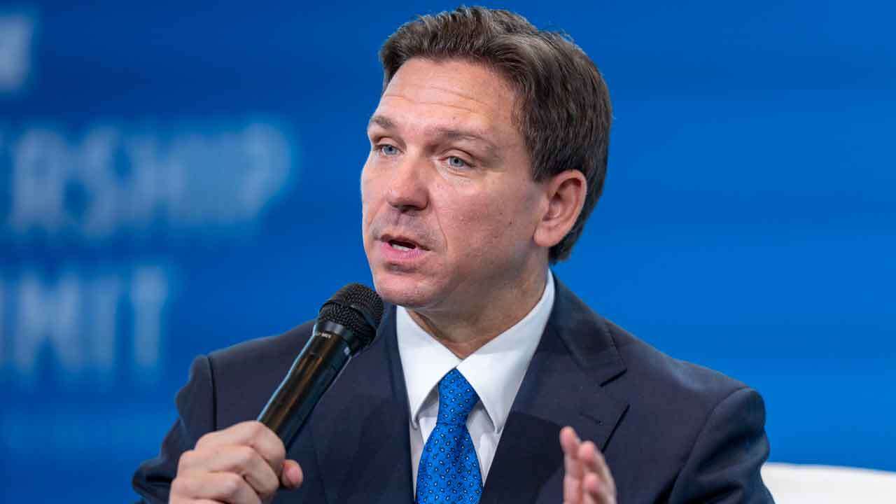 Pro-DeSantis super PAC plans to hire dozens of staffers through Super Tuesday