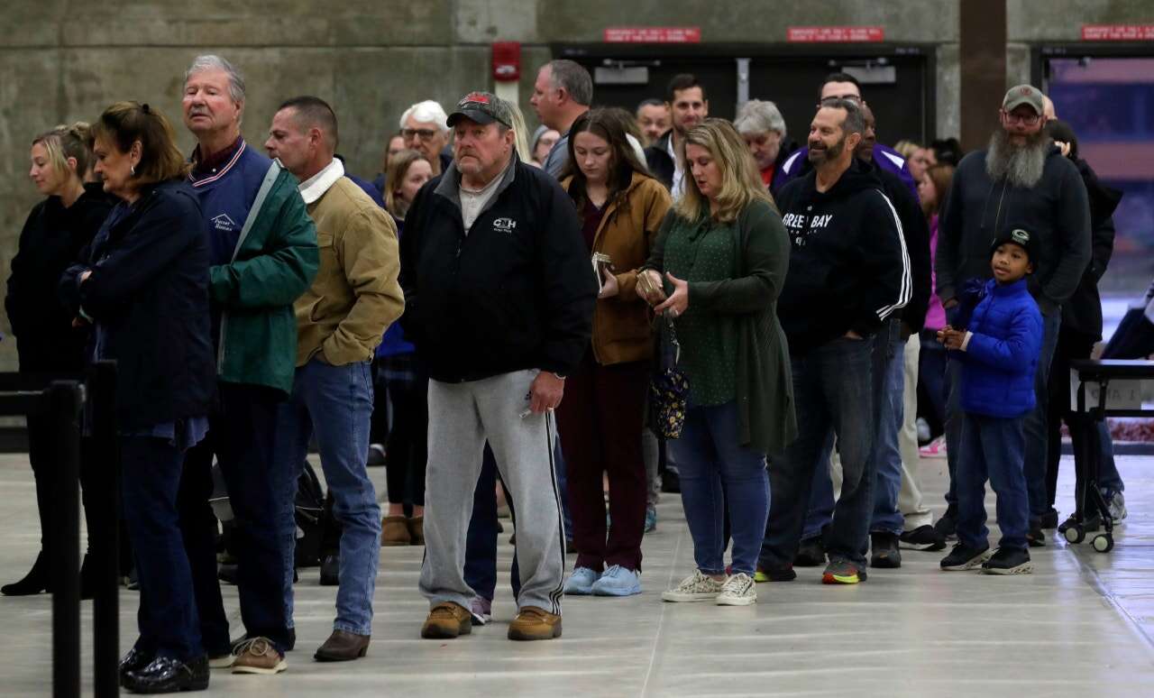 Milwaukee orders recount of 31,000 absentee ballots, likely delaying results in Wisconsin