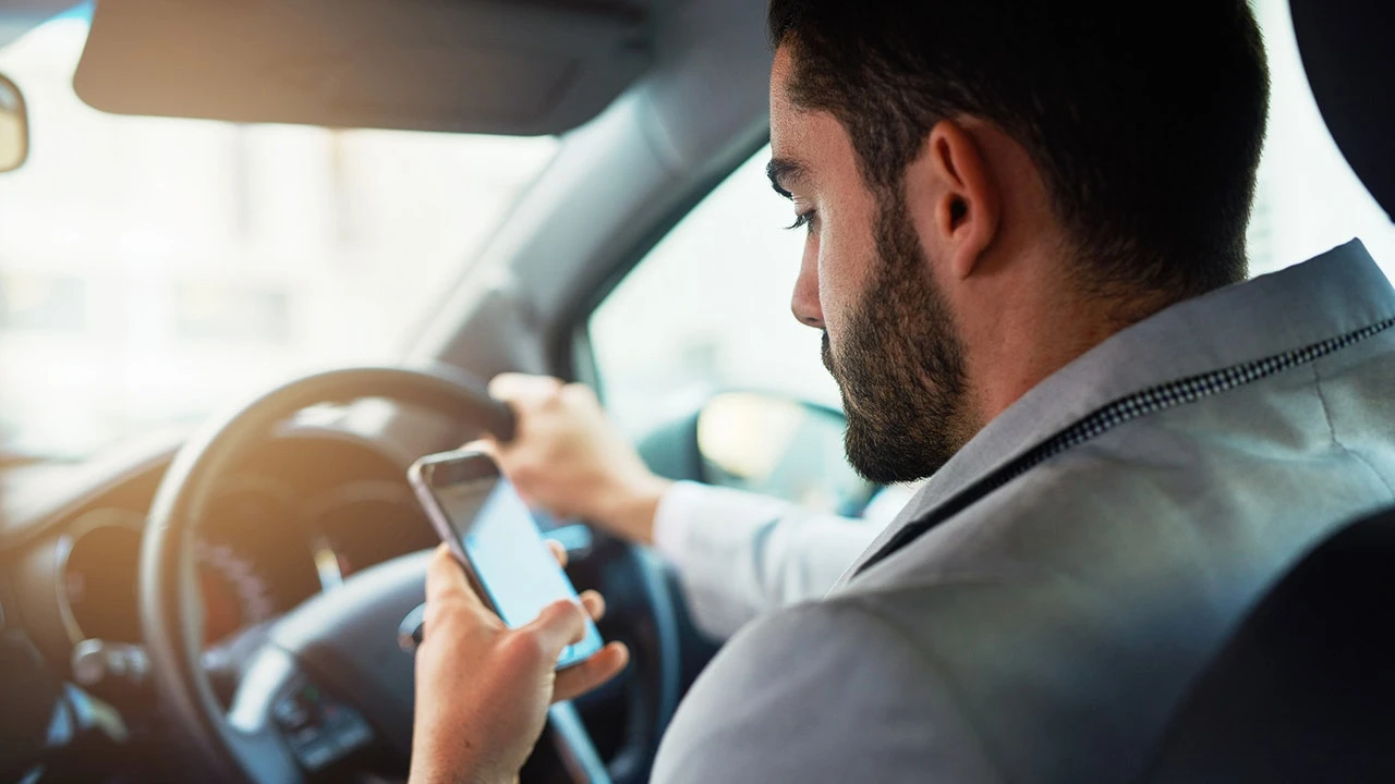 Man sparks outrage by calling 30-minute airport ride for his wife a ‘massive inconvenience’
