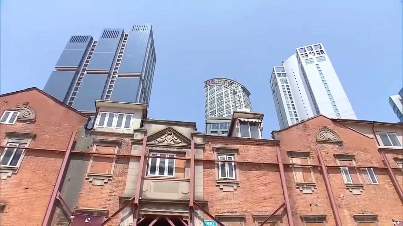 How 432 robots are relocating a 7,500-ton historic building