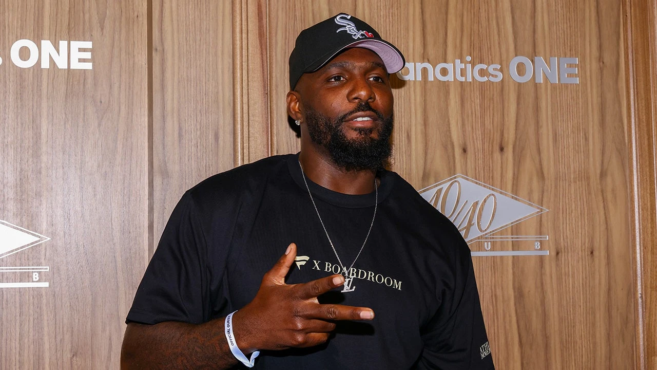 Dez Bryant predicts NFC East team will win Super Bowl this year, takes shot at Giants