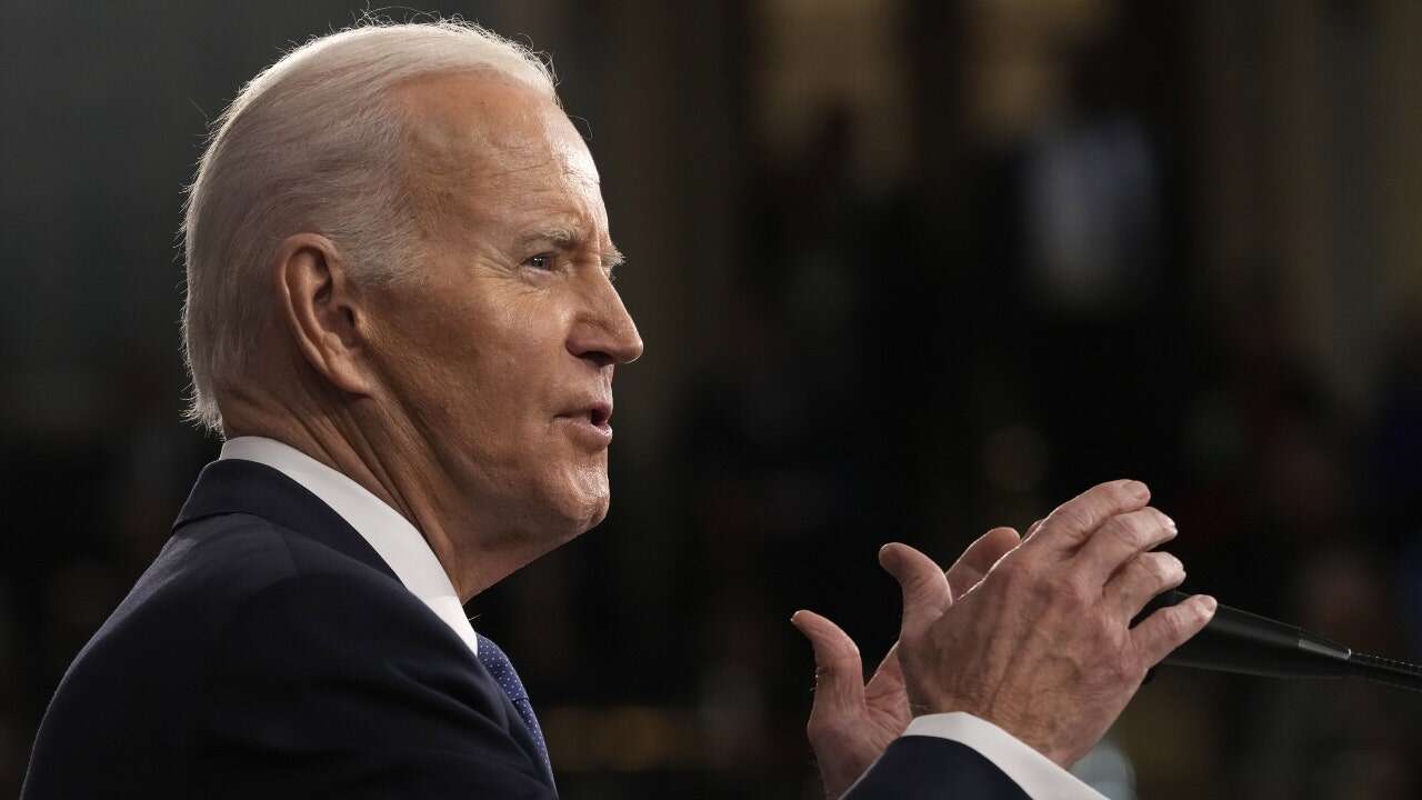 Biden says he's making unannounced visit to Walter Reed for physical exam