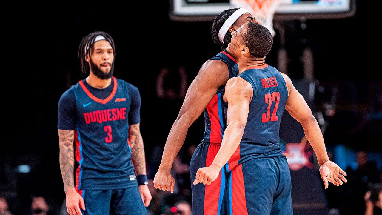 Confetti interrupts Atlantic 10 Tournament final: 'Somebody hit the wrong button'