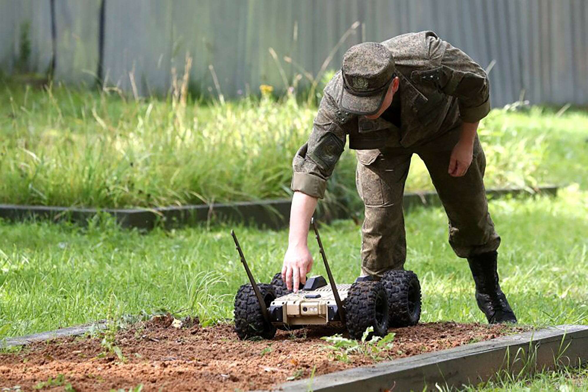 WATCH: Killer robots set to change Ukraine war, but expert remains skeptical of long-term success