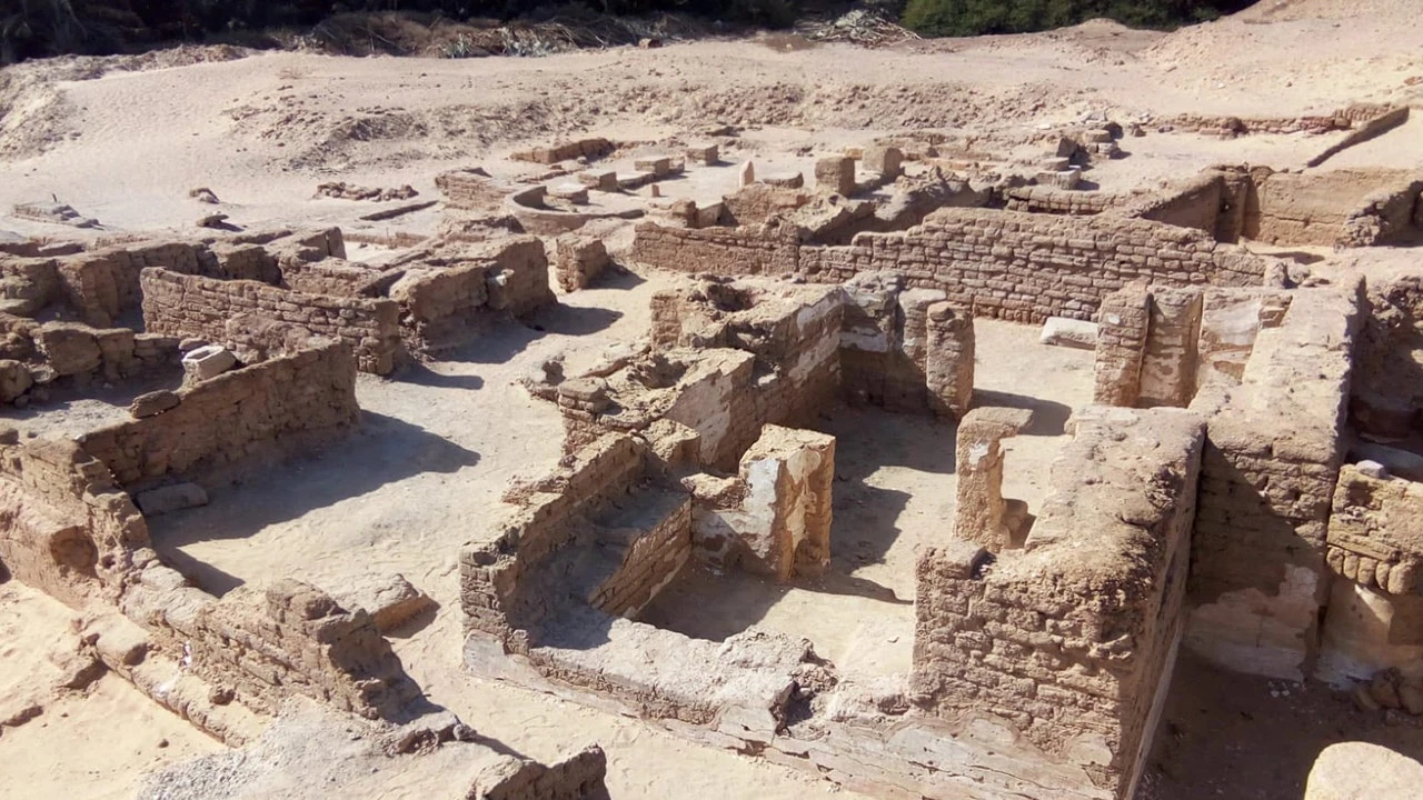 Archaeologists find 1,600-year-old churches and mural of Jesus in Egyptian desert settlement