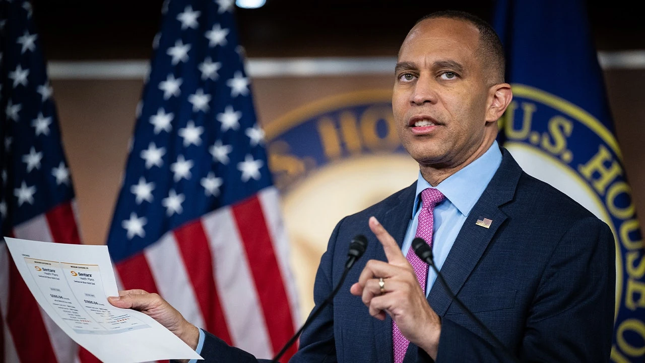 Moderate Dem undercuts Jeffries on Obamacare compromise as government shutdown wears on
