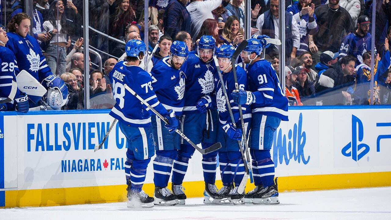 Maple Leafs fan faces backlash after tossing man's $300 fedora onto ice to celebrate hat trick