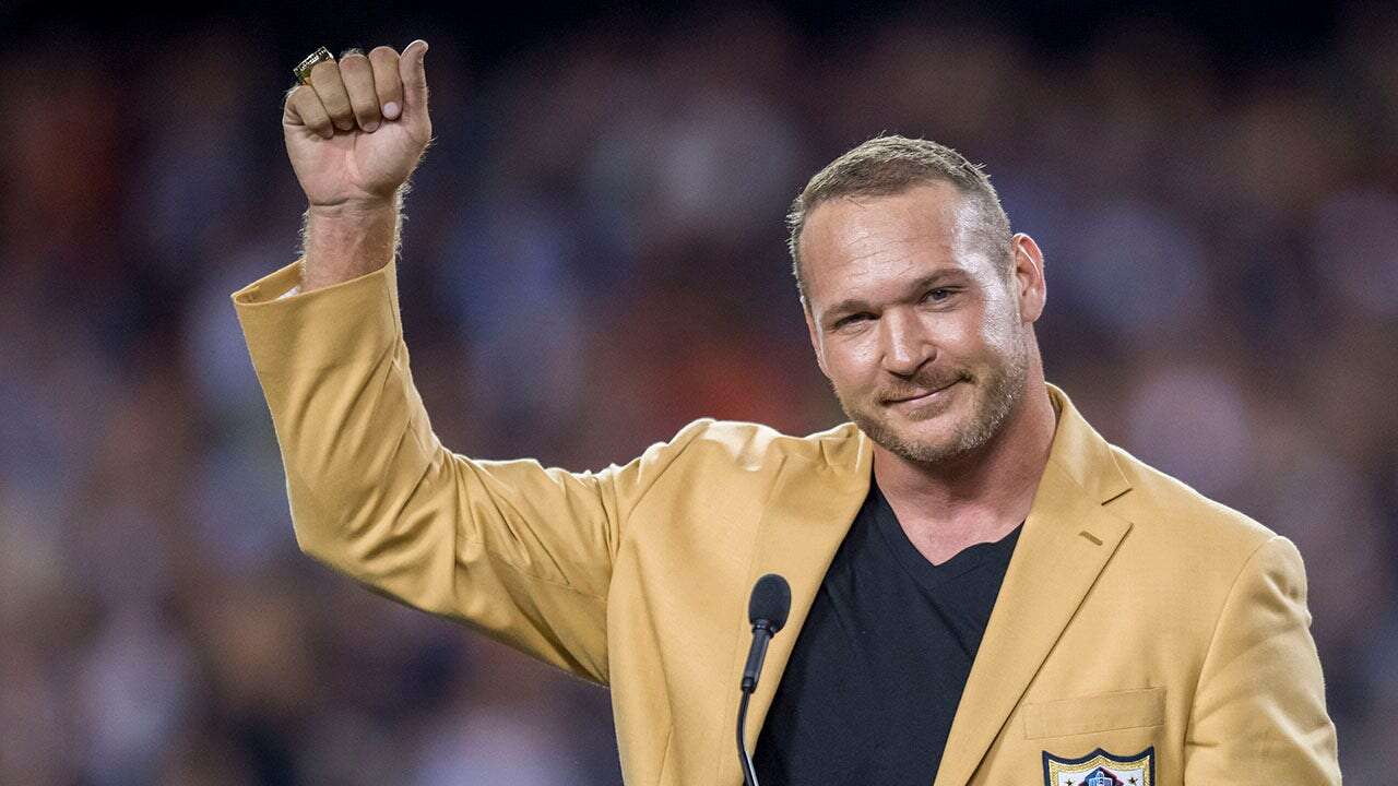 NFL great Brian Urlacher reacts to apparent Trump support taking over sports: 'No one’s scared anymore'