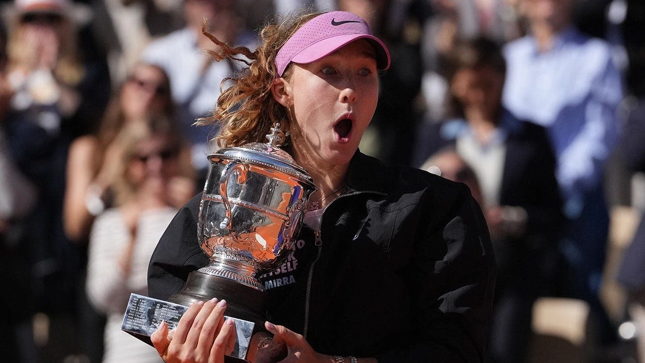 French Open winner Mirra Andreeva quickly corrects trophy pose after historic victory