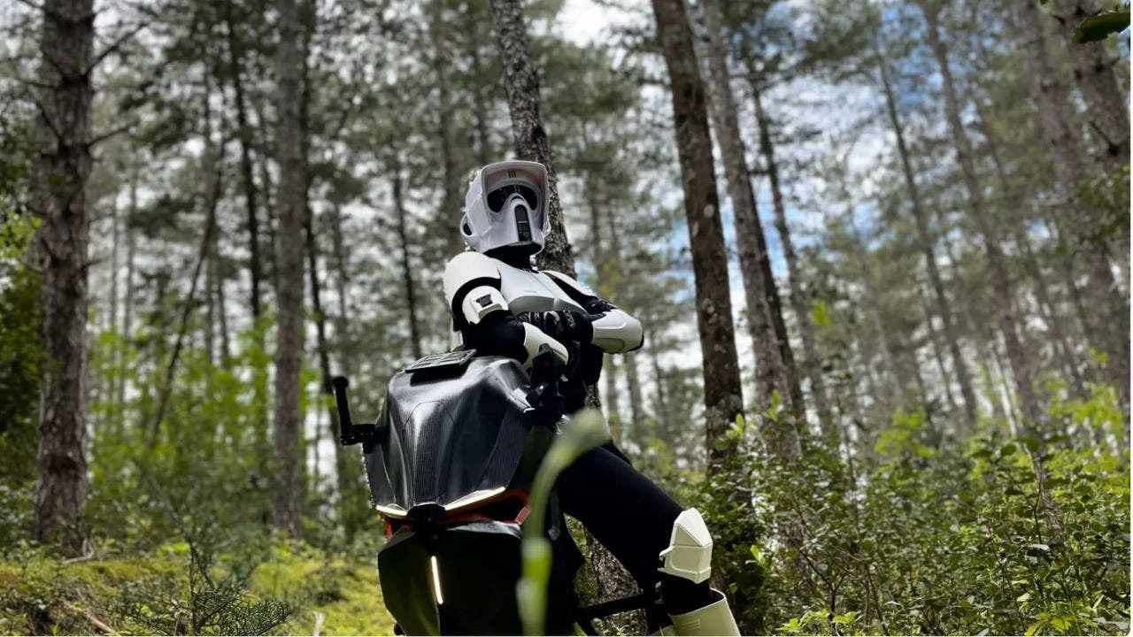Flying motorcycle zooms at 124 mph without touching the ground