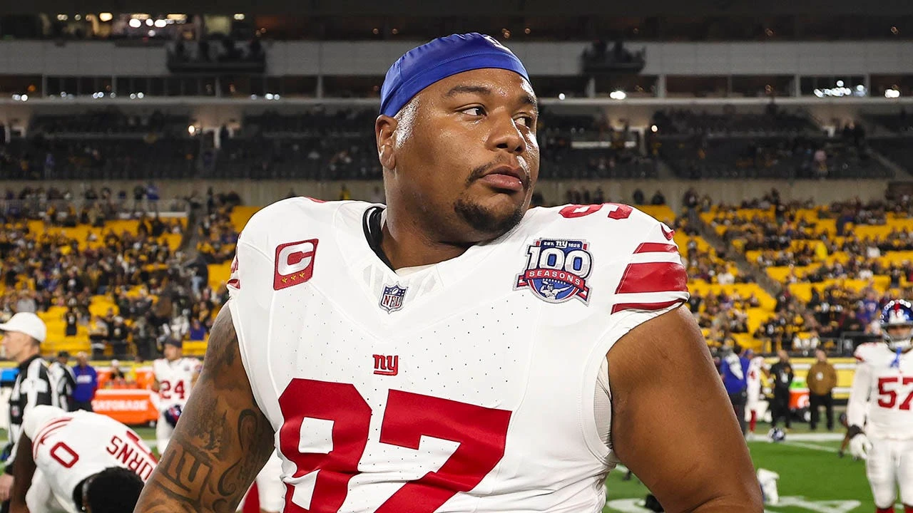 Giants trade star defensive tackle Dexter Lawrence to Bengals in draft week blockbuster