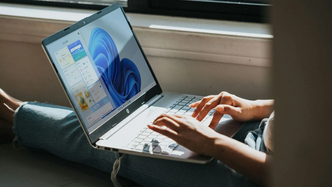 Windows 11 flaw lets hackers bypass Secure Boot protections