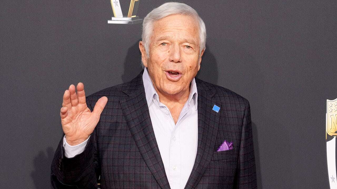 Patriots' Robert Kraft, second gentleman Doug Emhoff meet to talk antisemitism, other bias: report