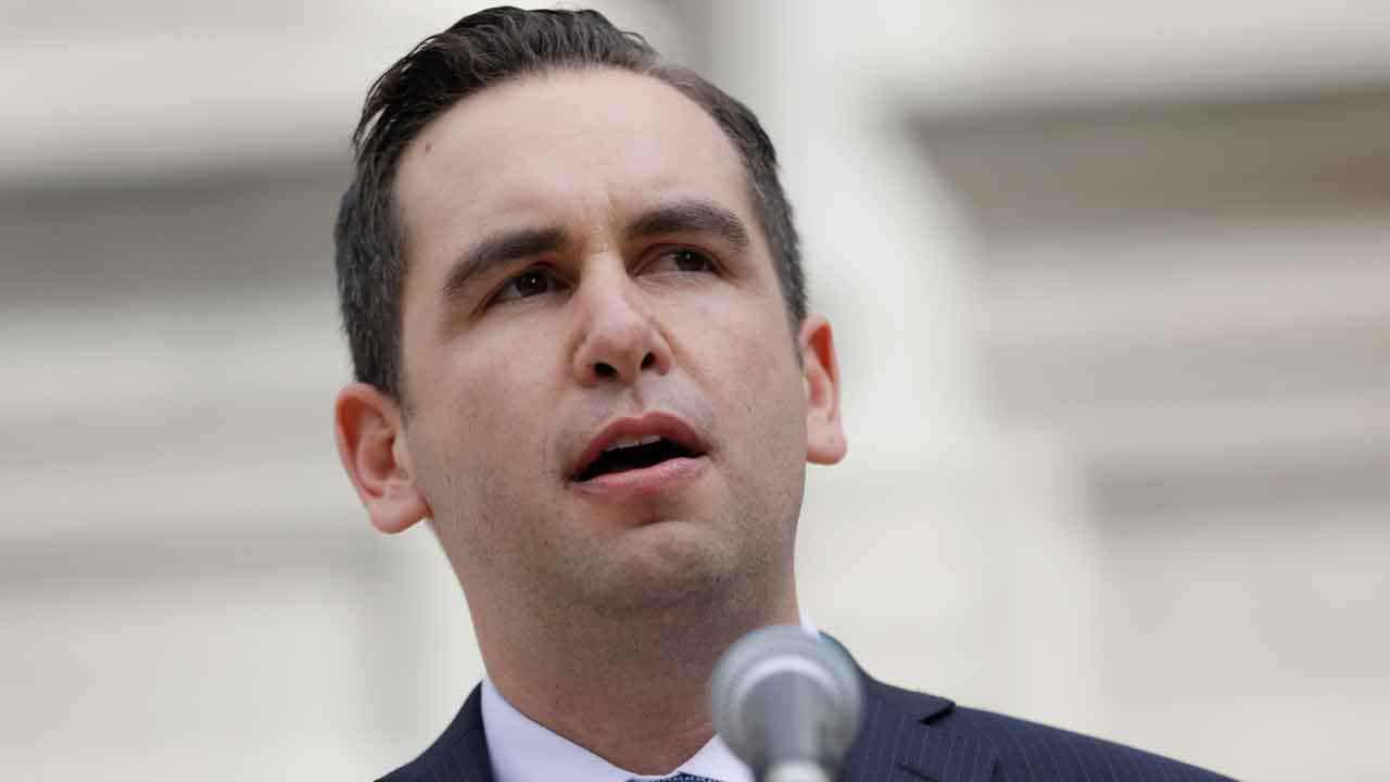 Jersey City Mayor Steven Fulop announces plan to run for NJ governor next year