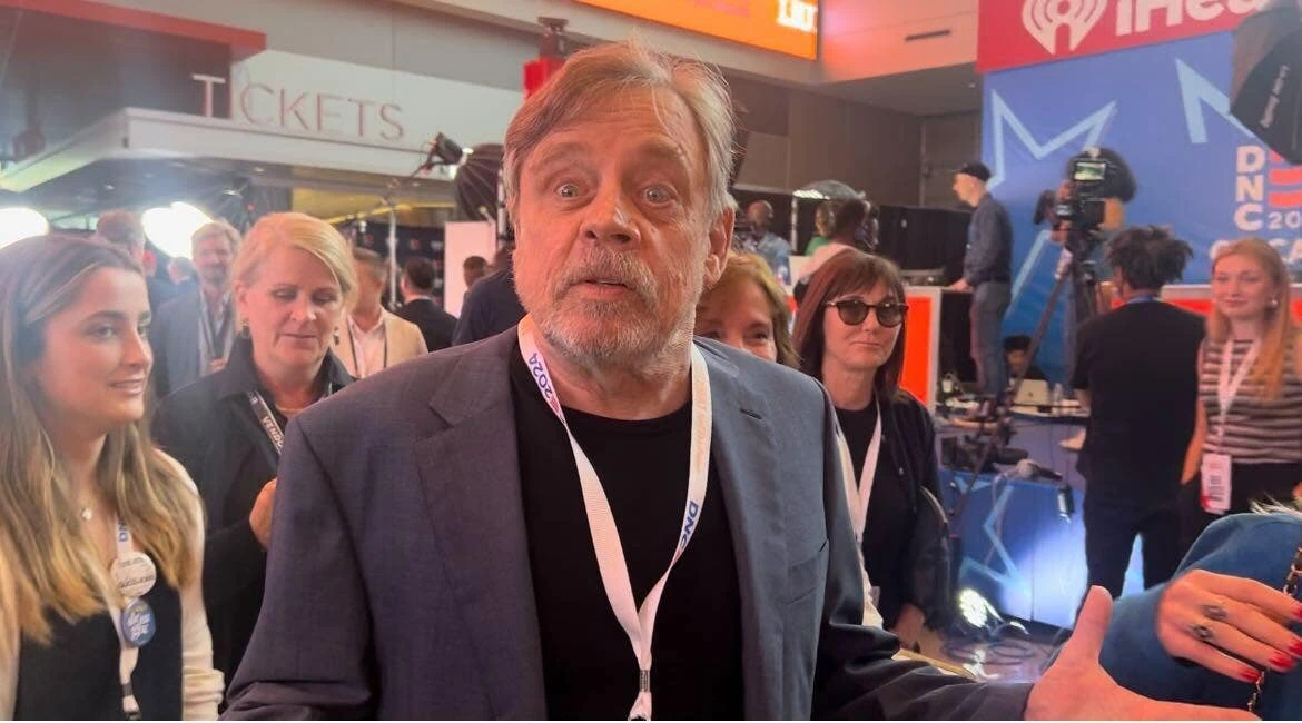 'Star Wars' actor Mark Hamill weighs in on Kamala Harris' chances of victory