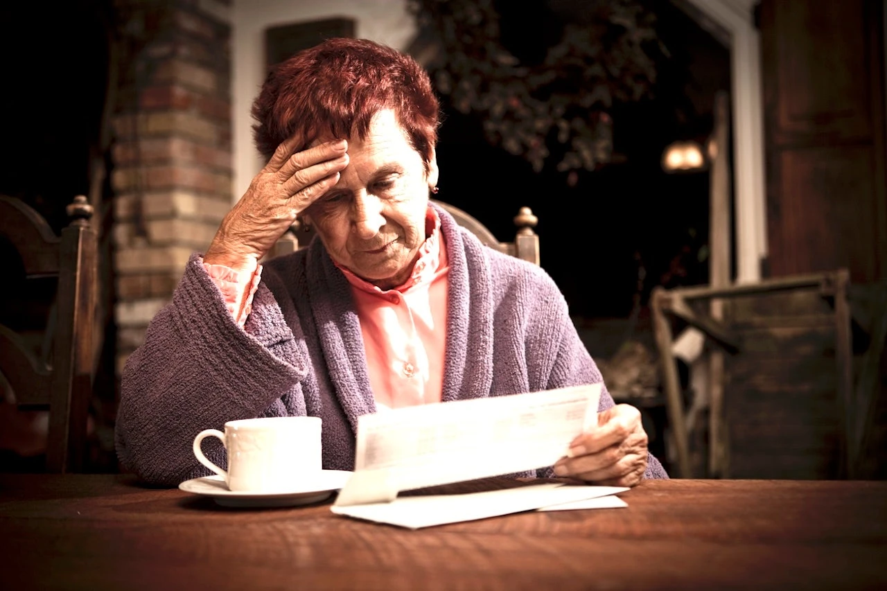 Early dementia often has a surprising warning sign, report says: 'Financial consequences'