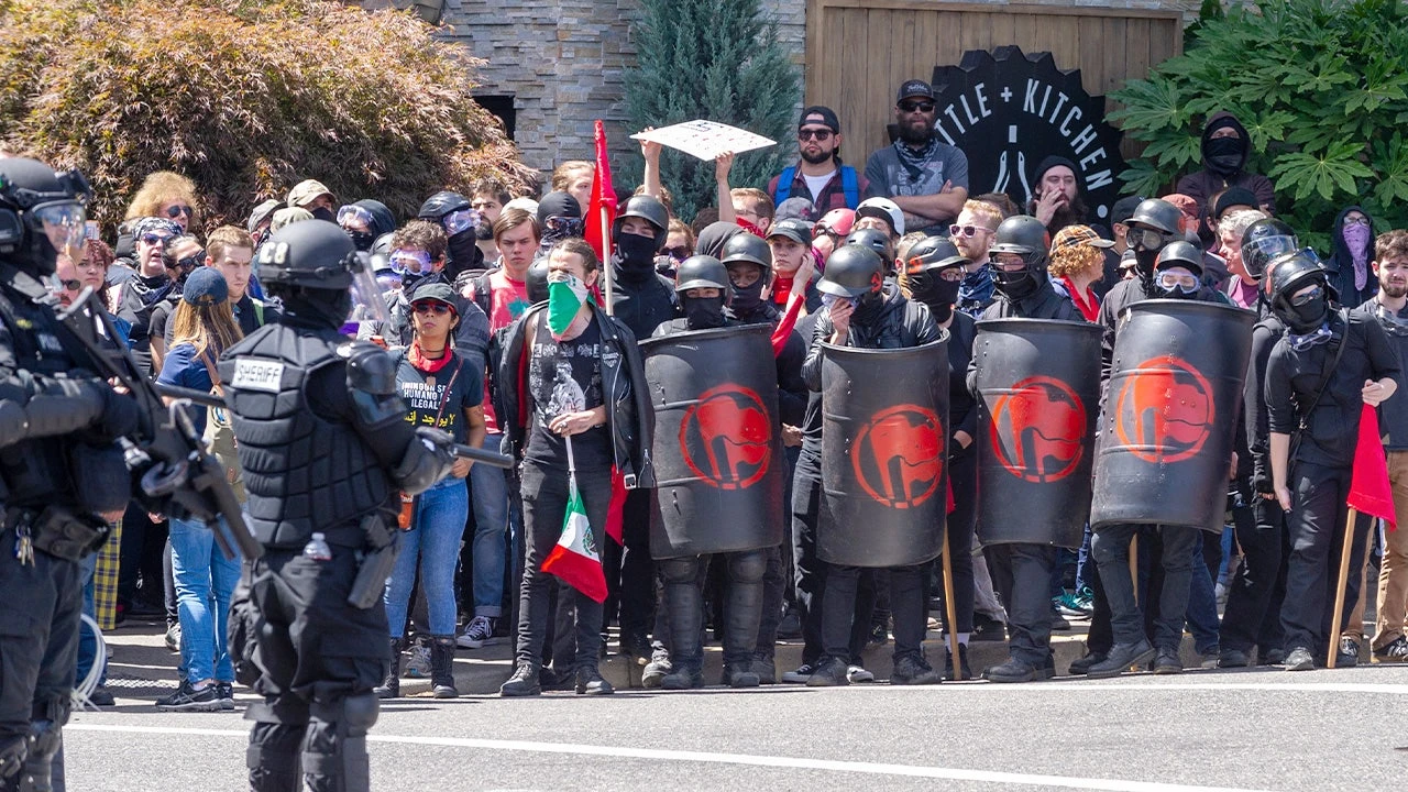 Behind the scenes of Trump's anticipated Antifa roundtable with Cabinet members