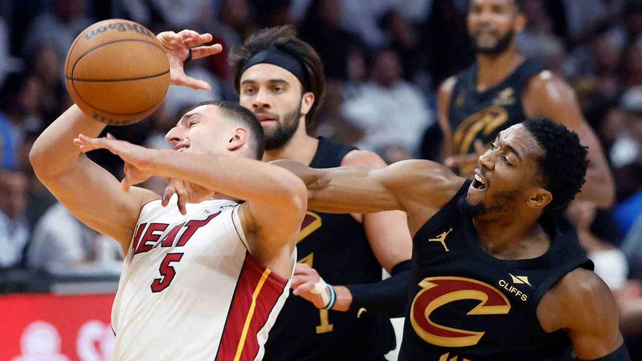 Cavs give Heat historic playoff shellacking, sparking Charles Barkley ribs