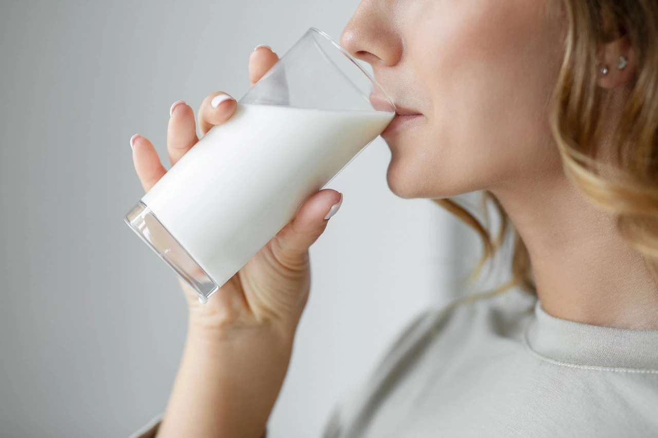 Amid bird flu spread, experts reveal if it's safe to drink milk: 'Indirect concern'